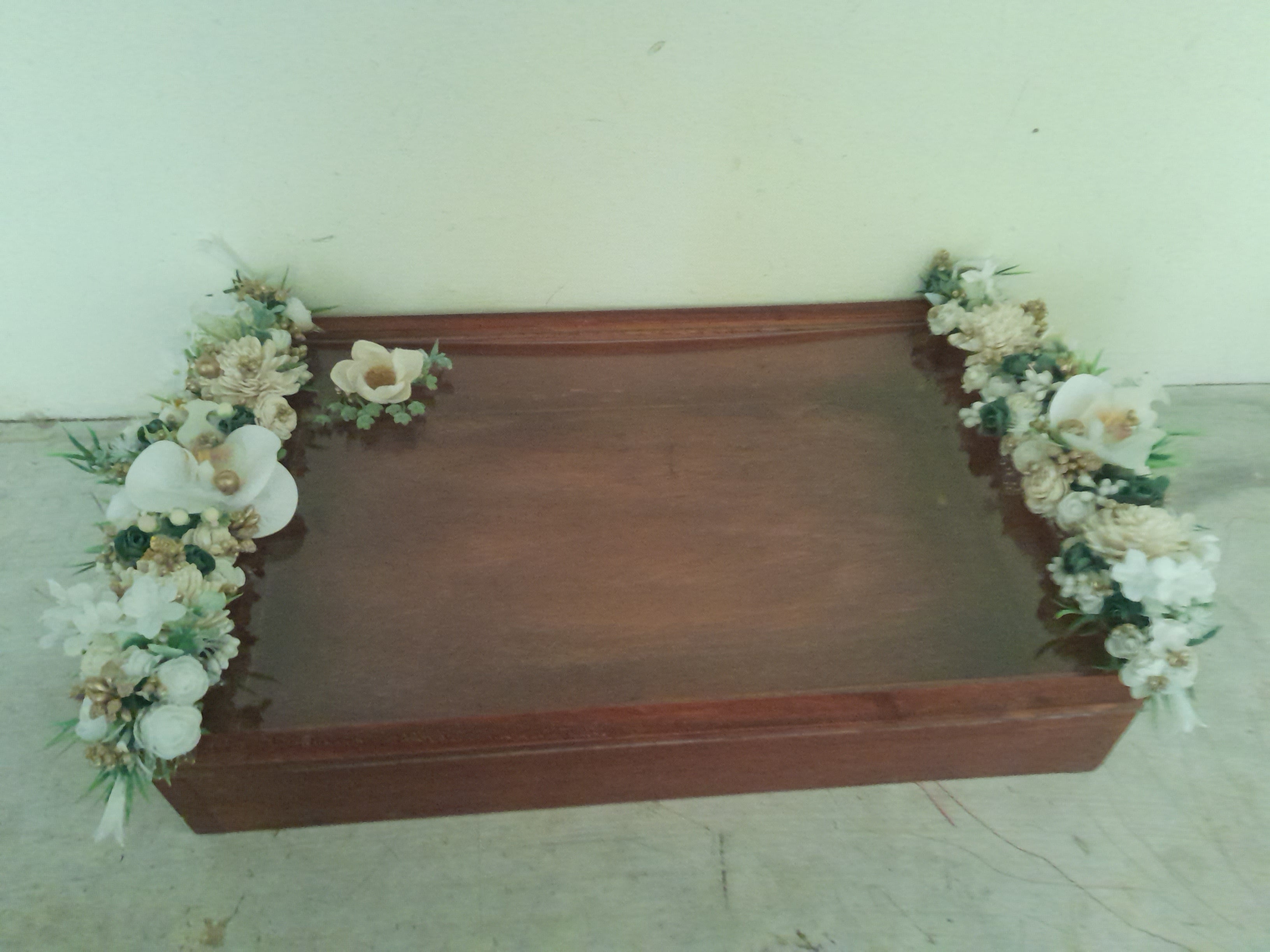 Wedding tray with glass top