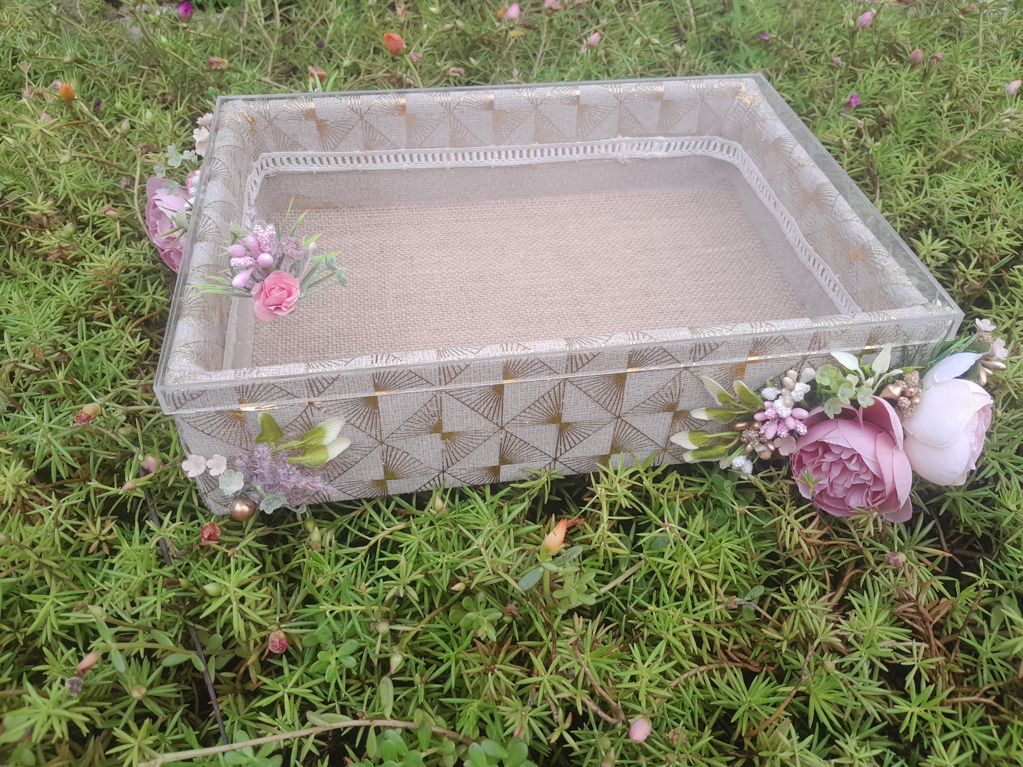 Wedding tray with glass top
