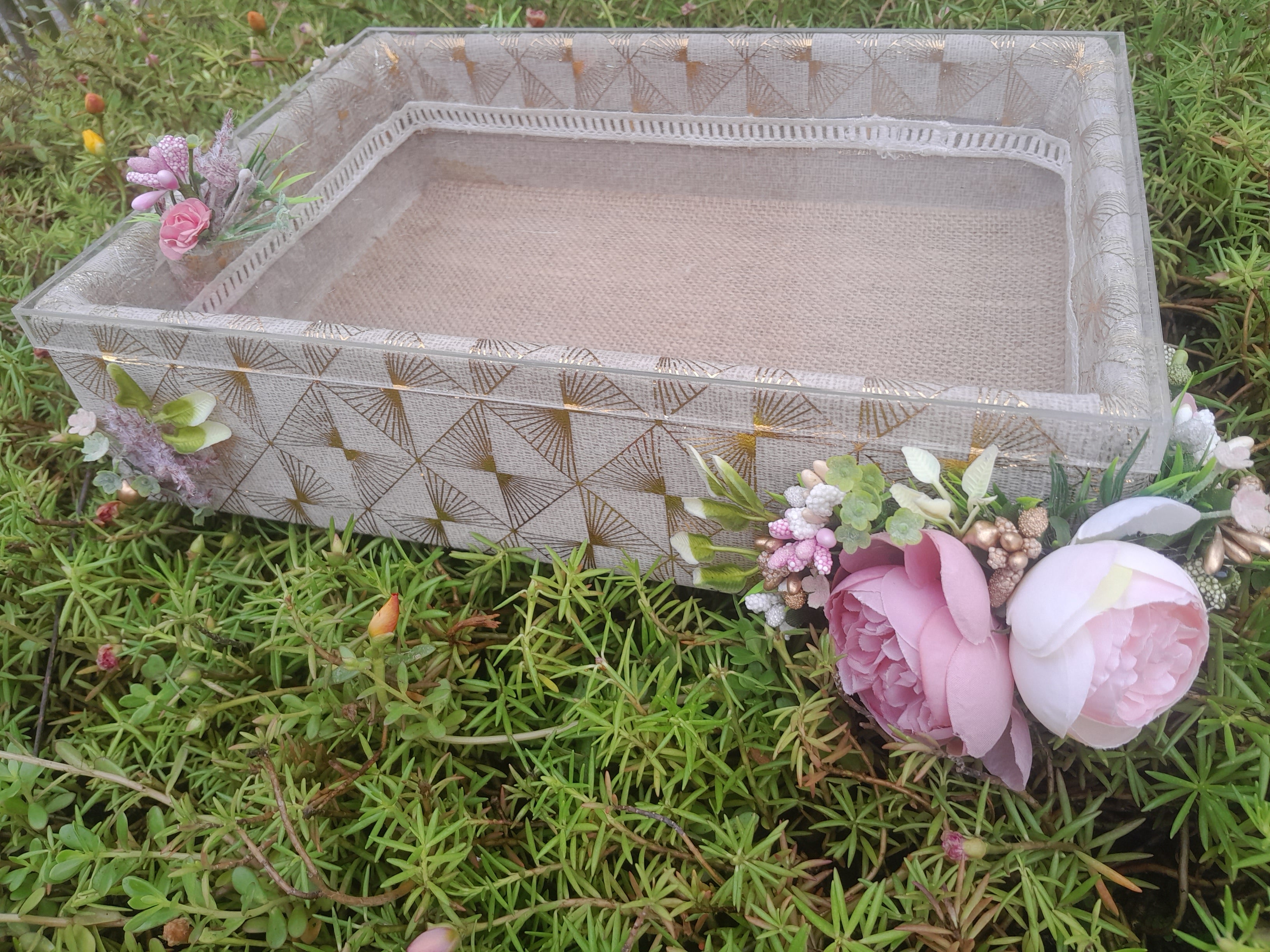 Wedding tray with glass top