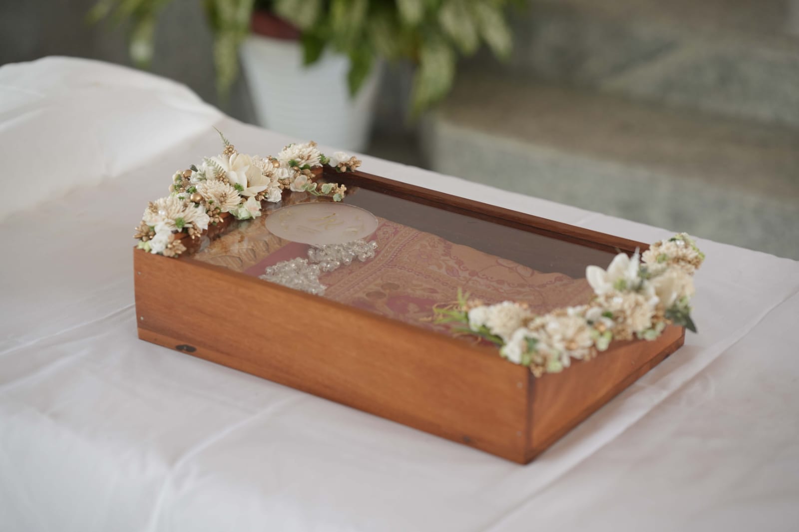 Wedding tray with glass top
