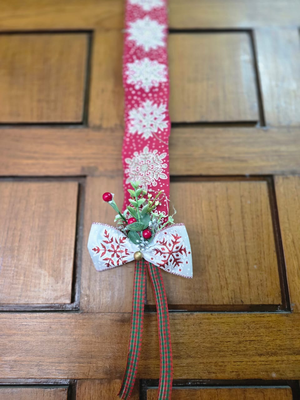 Christmas door scapular with light